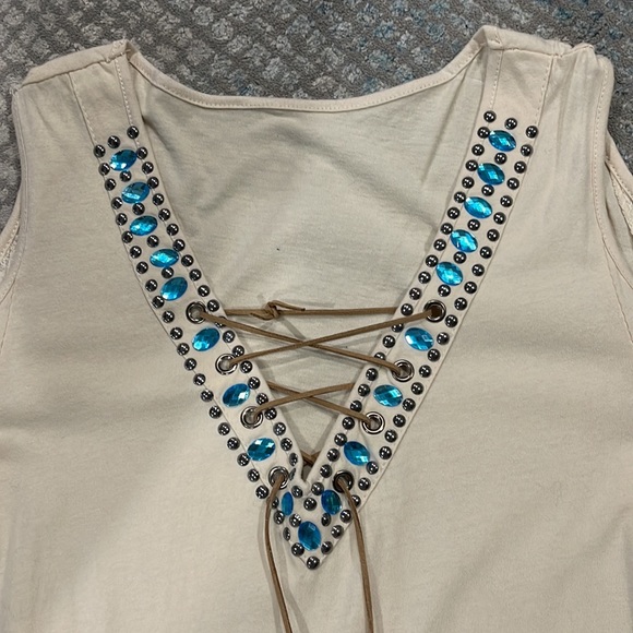 Cold shoulder beaded top - Picture 2 of 4